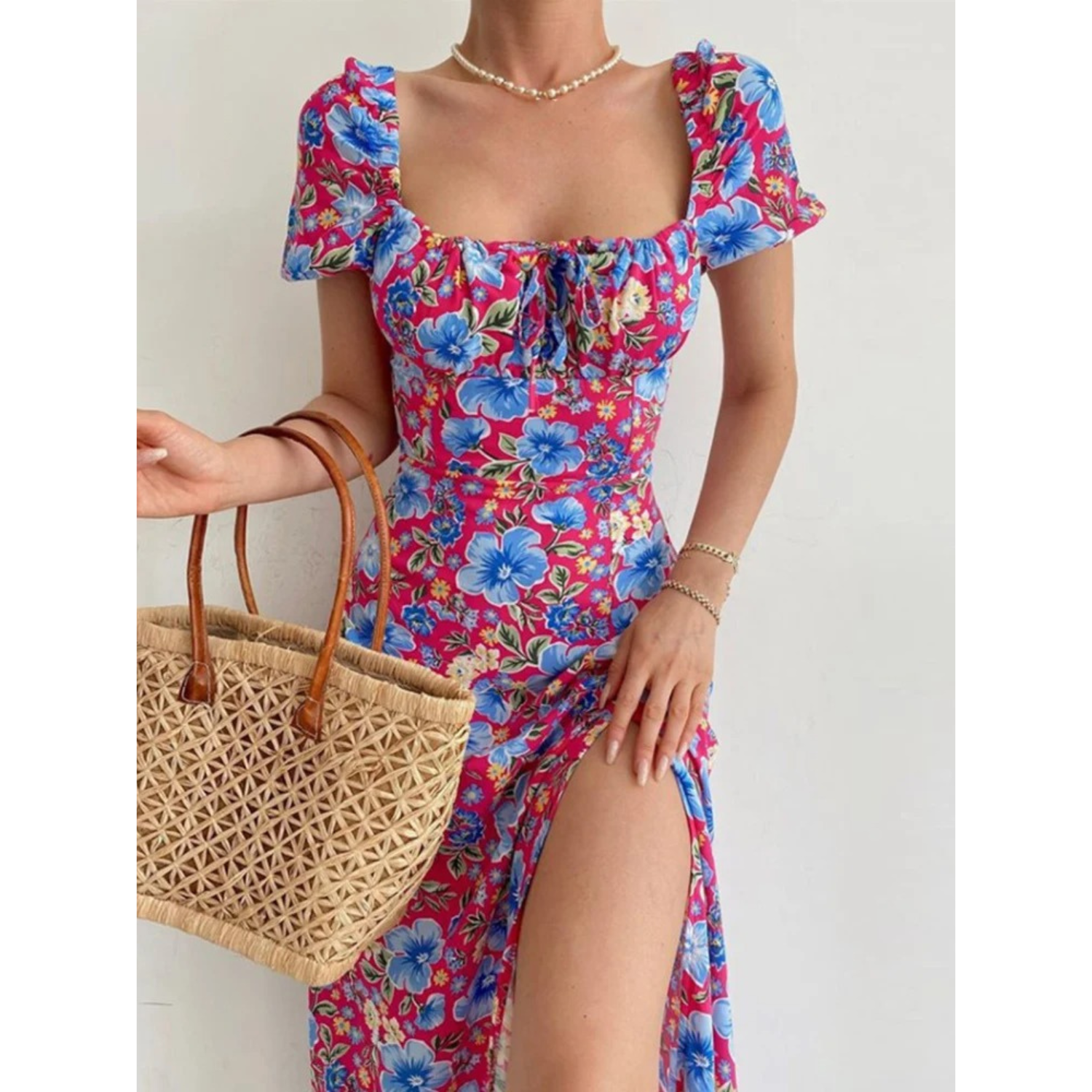 ByLucy - Robe à fleurs à manches courtes et encolure carrée pour femmes