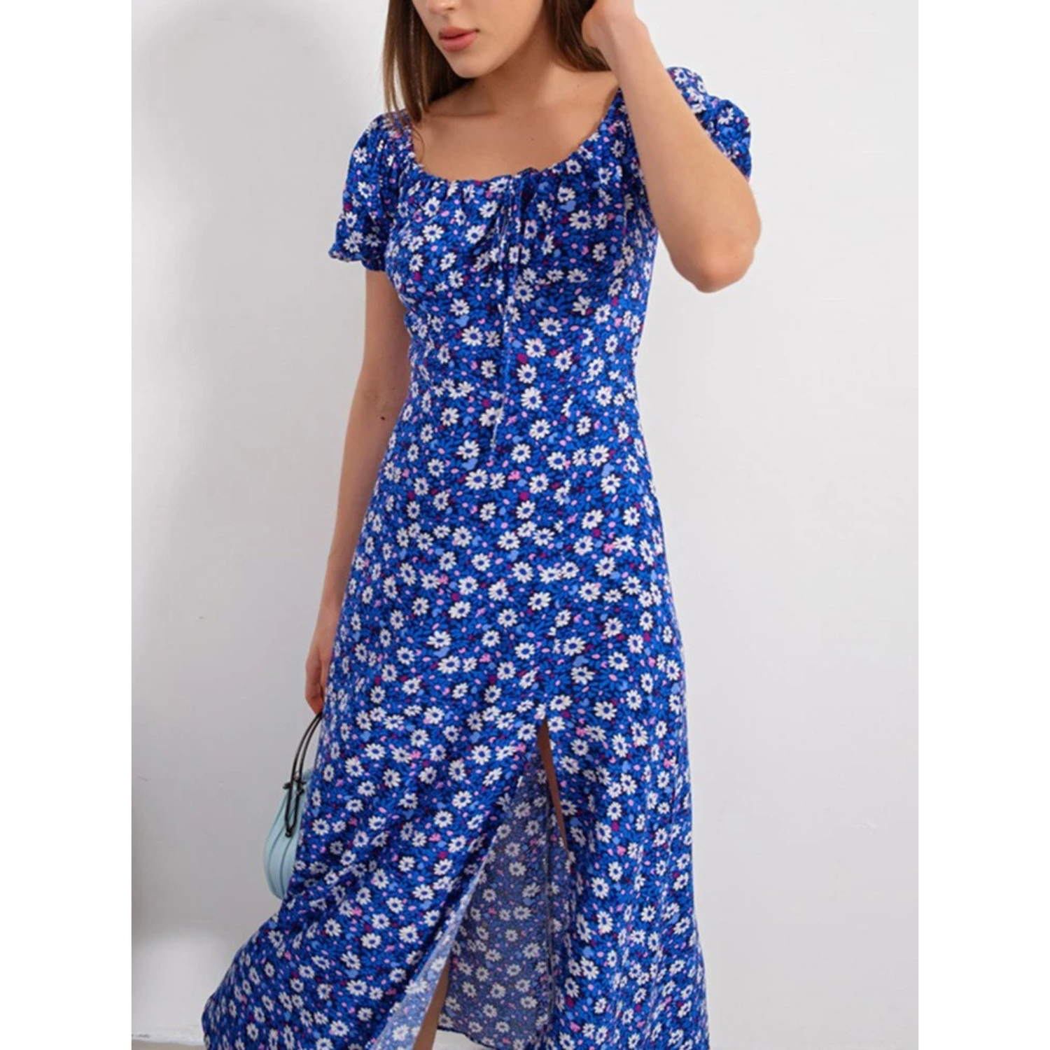 ByLucy - Robe à fleurs à manches courtes et encolure carrée pour femmes