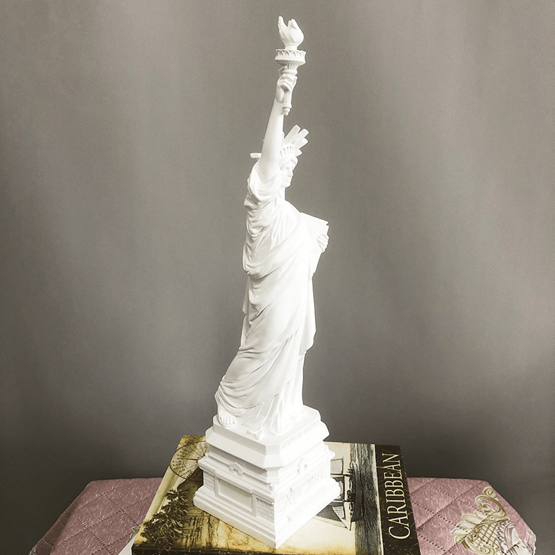 Exquise Statue de la Liberté en Résine - Décoration Élégante pour Maison & Bureau