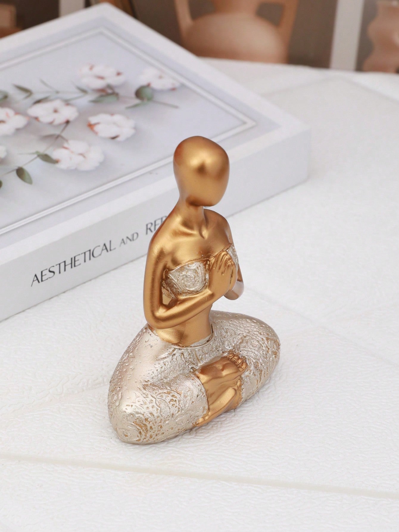 Figurine Décorative en Résine de Fille de Yoga Sereine - Élégante Décoration pour Votre Intérieur