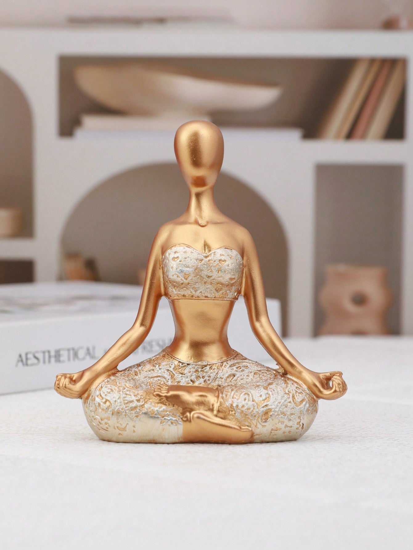 Figurine Décorative en Résine de Fille de Yoga Sereine - Élégante Décoration pour Votre Intérieur