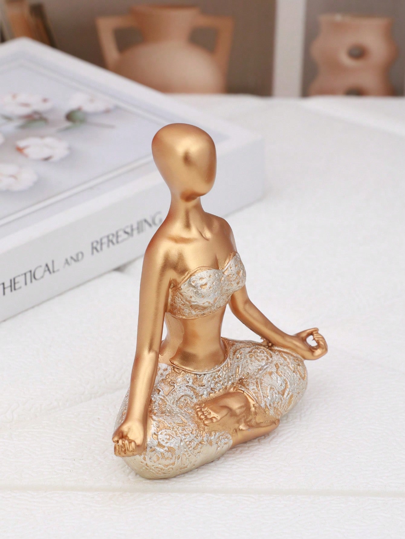 Figurine Décorative en Résine de Fille de Yoga Sereine - Élégante Décoration pour Votre Intérieur