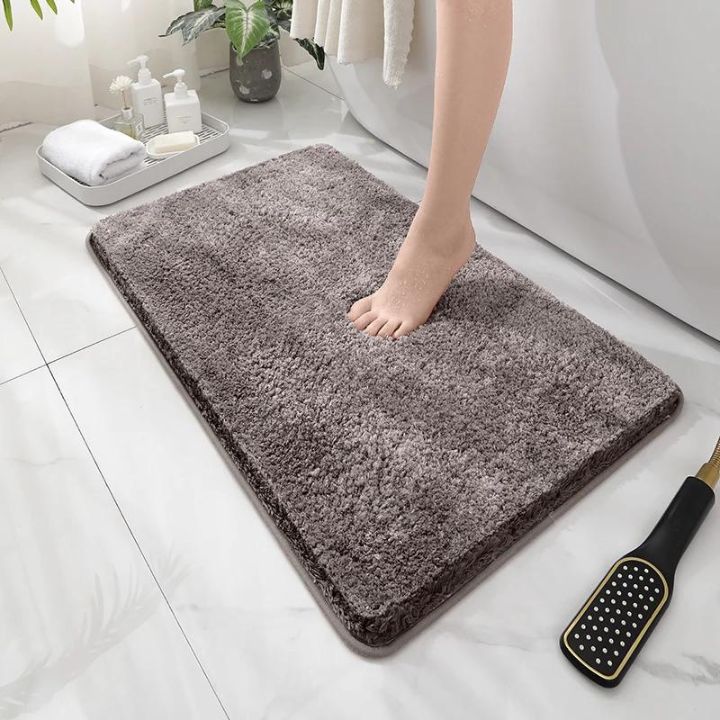 Tapis antidérapant en peluche pour la salle de bain