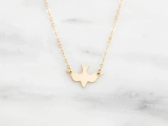 Isis - Collier fin avec oiseau volant pour toutes les occasions