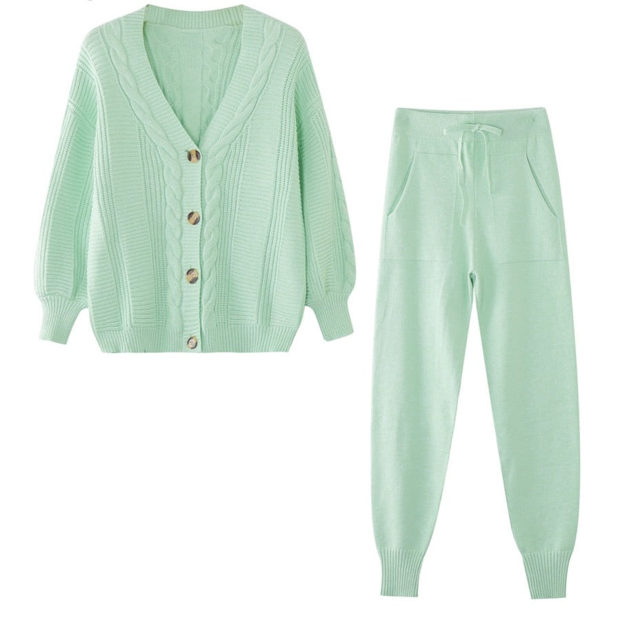 Winnie Winter Set | Charmant ensemble 2 pièces avec cardigan tricoté et pantalon confortable
