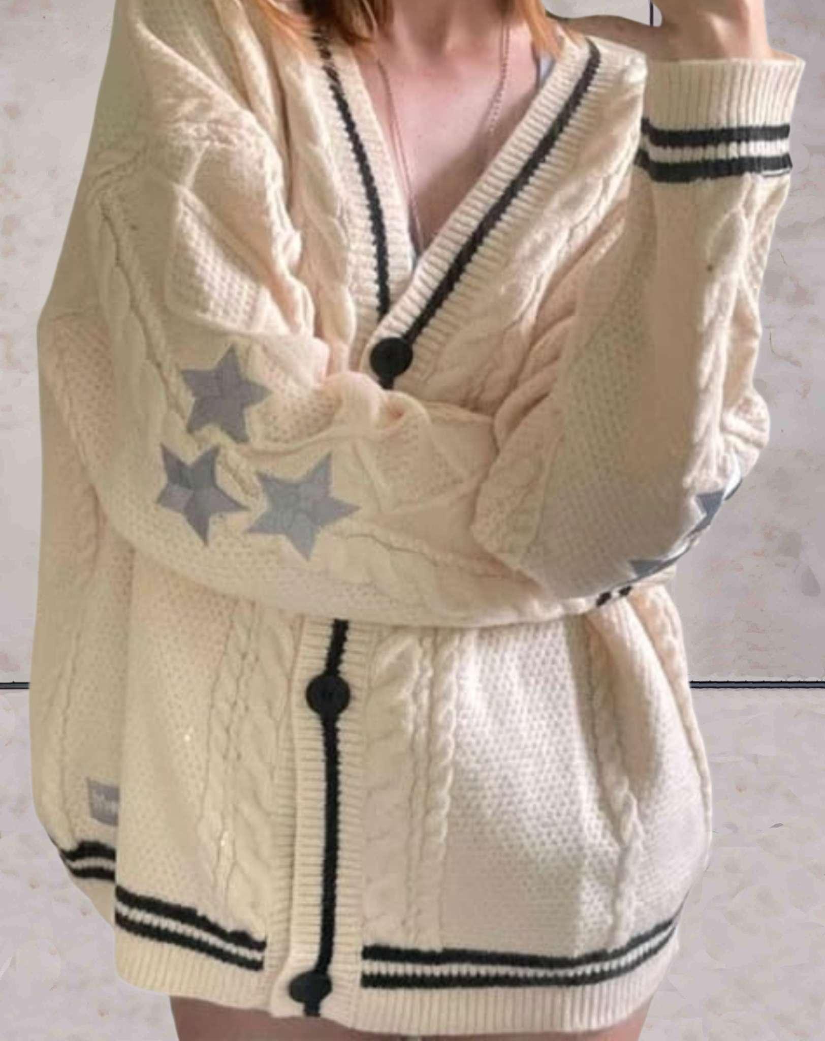 Tara - Pull tricoté simple avec motif étoilé et encolure en V