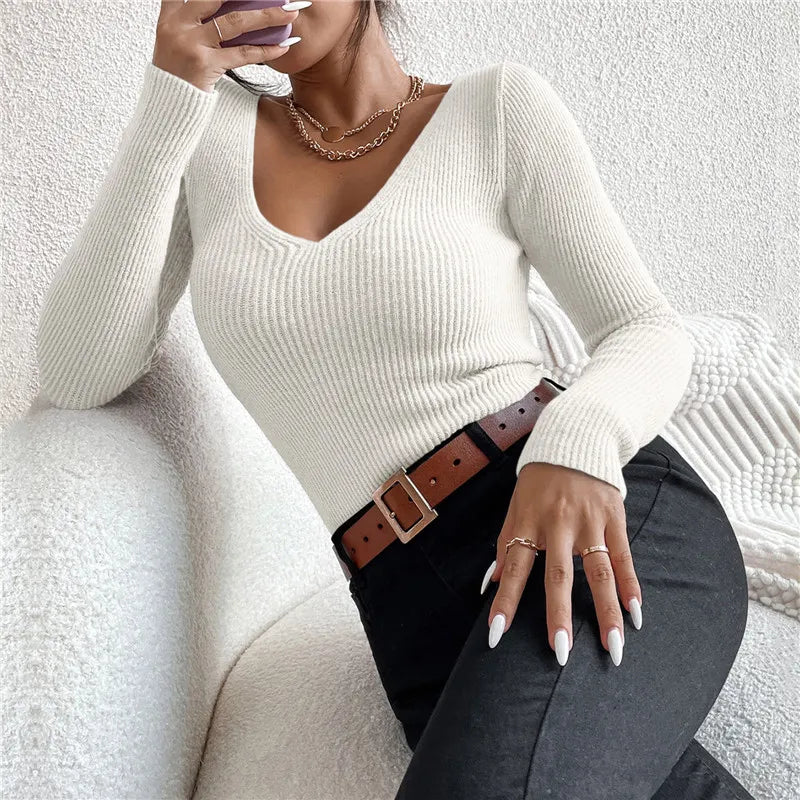 Ivy Knitted Sweater with V-Neck - Confortable et polyvalent