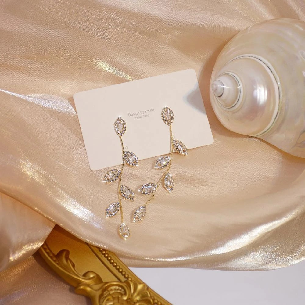 Ambre - Boucles d'Oreilles Feuille d'Or Élégantes avec Pierres