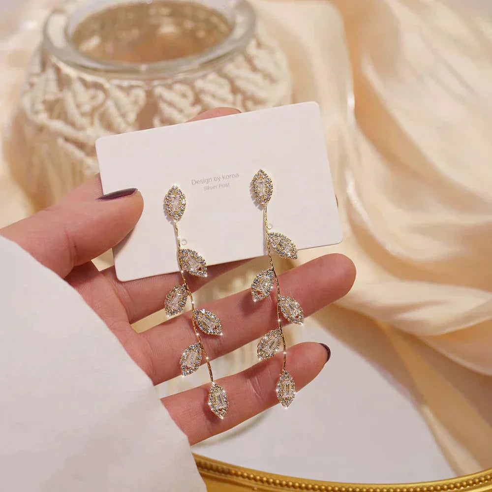 Ambre - Boucles d'Oreilles Feuille d'Or Élégantes avec Pierres