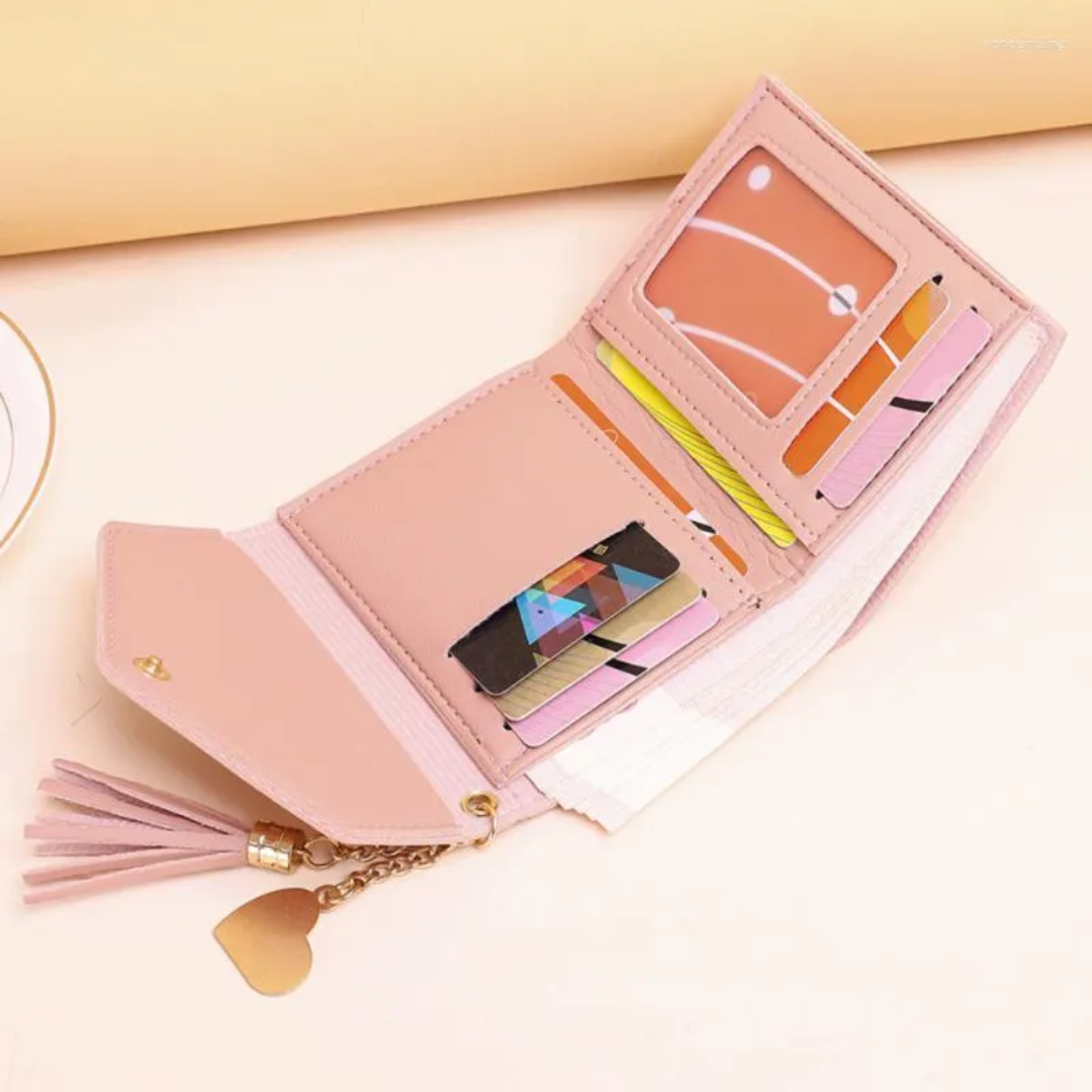 Portefeuille à mini pompon - Compact et élégant