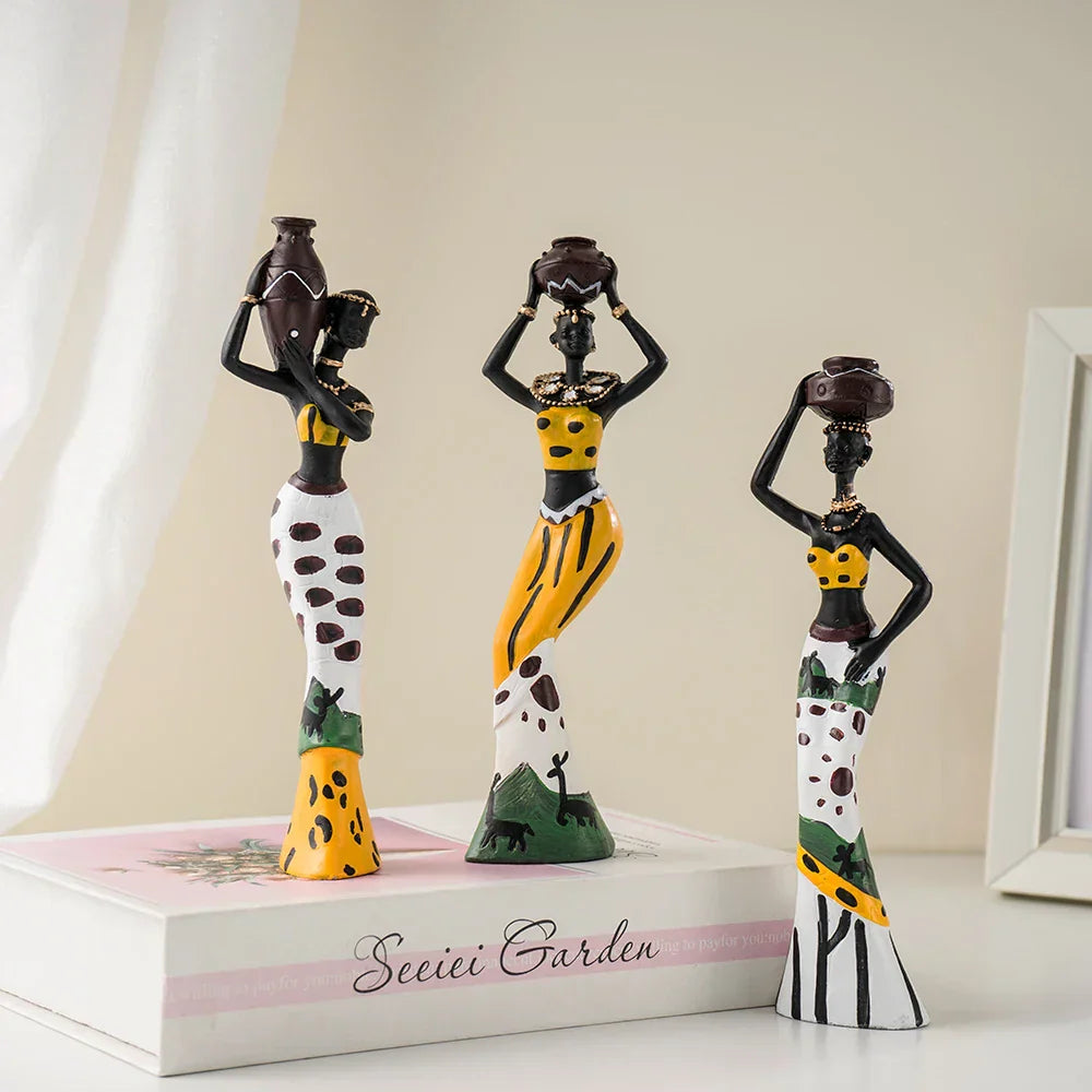 Statuettes Artistiques - Design Coloré avec Accents en Perles