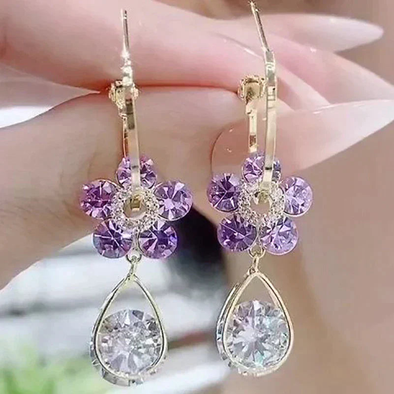 Nina - Boucles d'oreilles fleur en cristal au design élégant