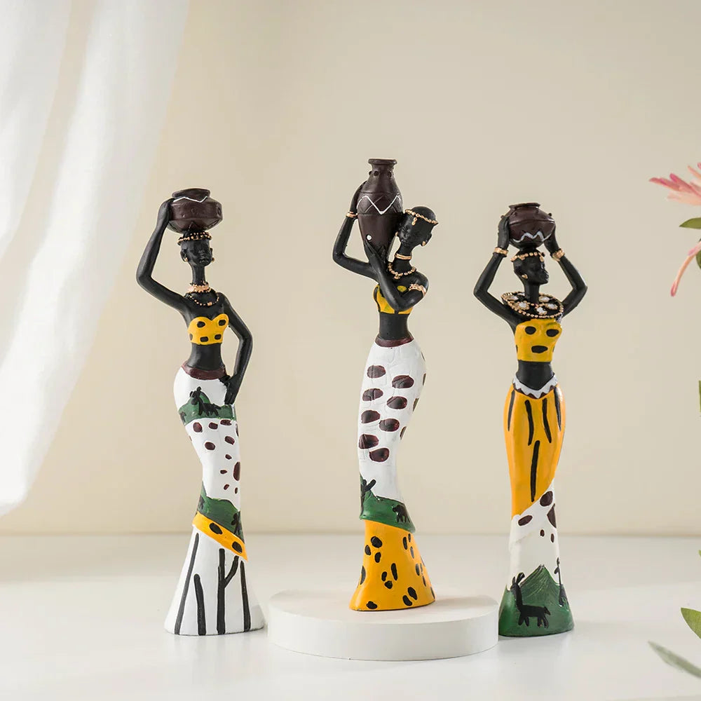 Statuettes Artistiques - Design Coloré avec Accents en Perles