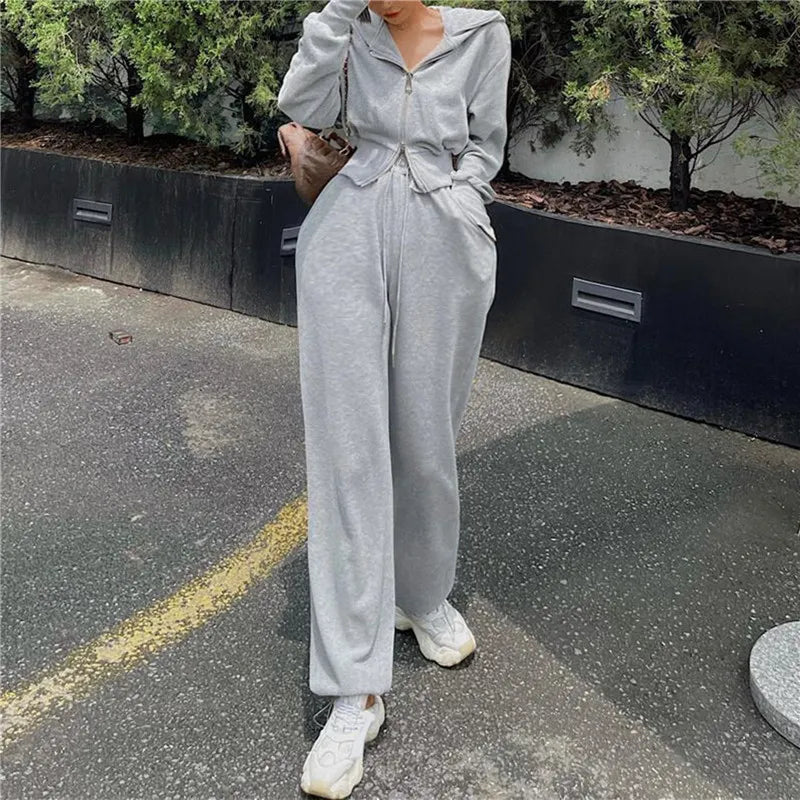 Liv - Tracksuit | Sporty & Trendy