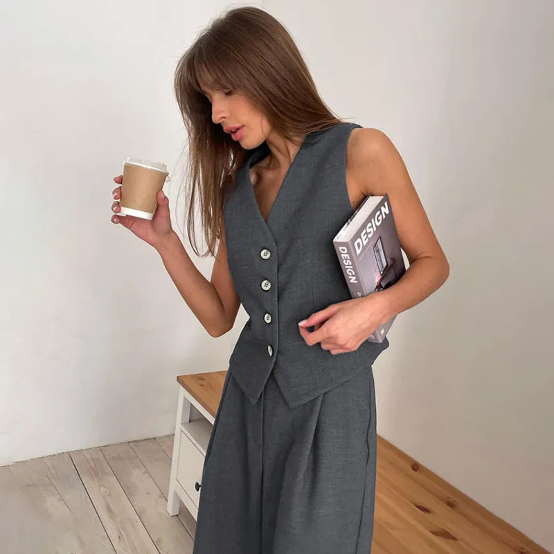 Sophie - Ensemble deux pièces avec veste à boutons et pantalon fendu