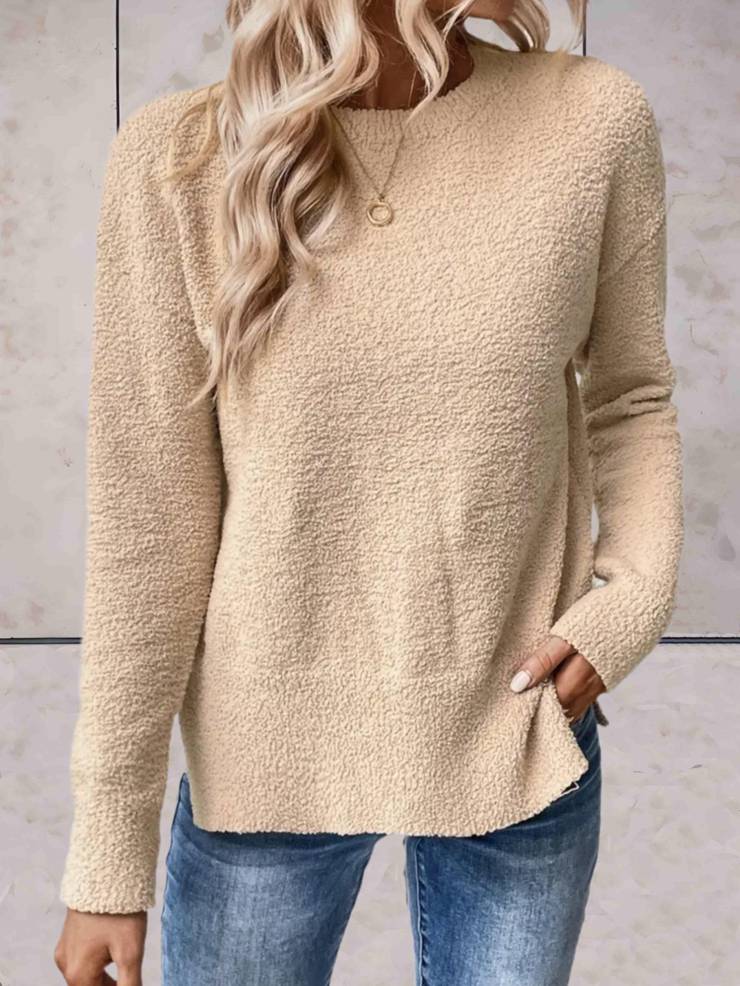 Elaine - Pull simple beige à col rond joliment ajusté