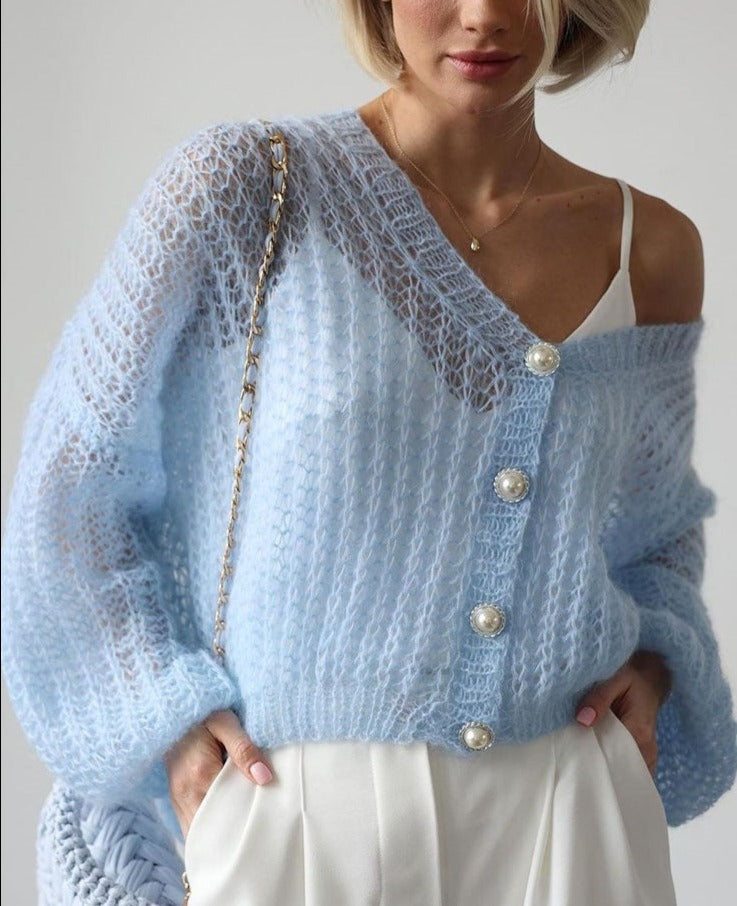 Elodie - Cardigan bleu clair avec des hochements de tête en perles