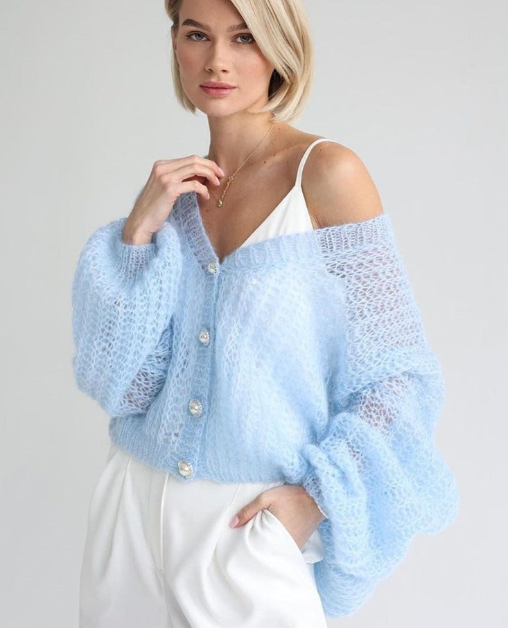 Elodie - Cardigan bleu clair avec des hochements de tête en perles