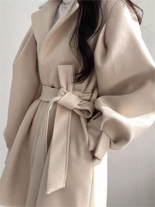 Charlotte - Veste femme avec col à revers, manches bouffantes et ceinture élégante