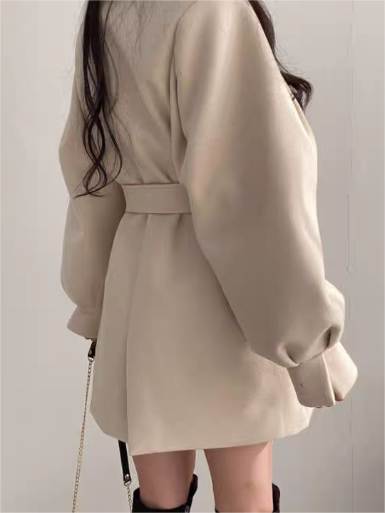Charlotte - Veste femme avec col à revers, manches bouffantes et ceinture élégante